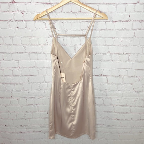 Superdown Nicole Mini Dress Nude Beige Womens XS New Flawed Slip Satin Cocktail - Picture 7 of 12